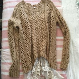 Fantastic sweater/lace details